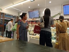 -白玉兰食品(中山公园龙之梦店)
