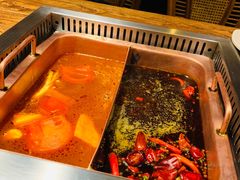 -老牌坊云南鱼豆花火锅(爱建店)