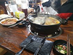 -陆记牛庄·碳锅龙虾烧烤(爱上花园店)