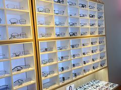 -天空之镜眼镜店蔡司依视路配镜授权零售店(望京颐堤港店)