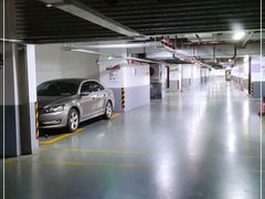 -百联又一城停车场