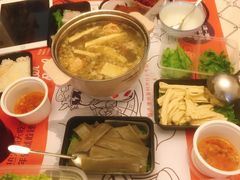 -热火朝天鲜切牛肉火锅(南强街巷店)