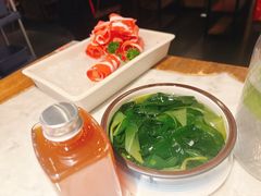 -尚尚仙·酸汤猪手·猪肚鸡火锅(华联万柳购物中心店)