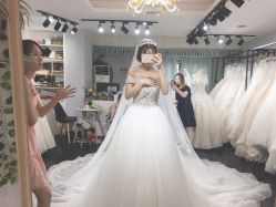 -雪莉美妆婚纱馆