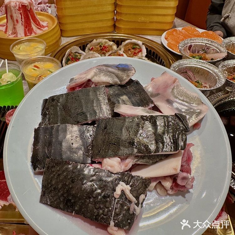 宝山万达新开的穷鬼食堂！129r烧烤火锅畅吃