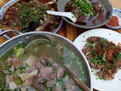 -杨三娘跷脚牛肉(羊子山西路店)