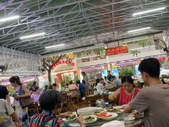 大堂-四川小胡子海鲜(丁村万人海鲜广场店)