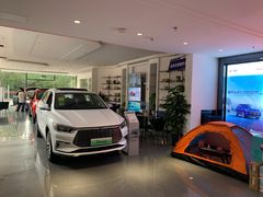 -比亚迪汽车王朝网(易能环耀银海大厦城市展厅)