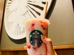 草莓酸奶星冰乐-星巴克(凯德晶萃店)