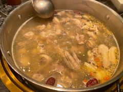 -一席地·本地鸡窝·杭帮鸡火锅(萧山银隆百货店)