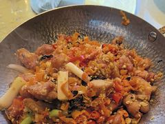 -阿瓦山寨·湘菜现炒·剁椒鱼头王(咸阳总店)