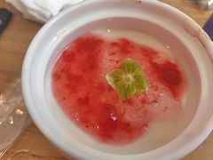 雪燕草莓滑嫩豆腐-粤集·手工粤菜(皇庭广场店)