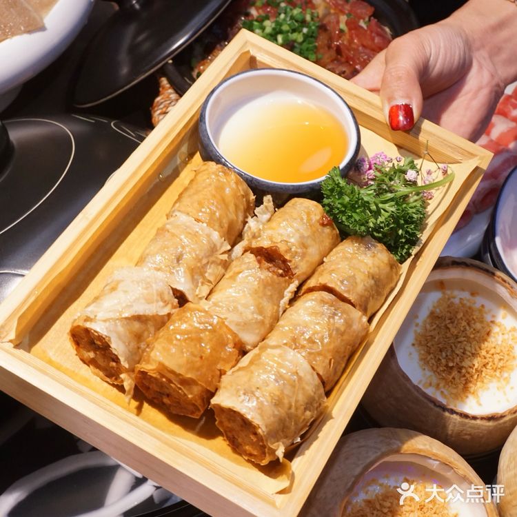 昆明恒隆牛马们为了吃上这家椰子鸡是有多拼