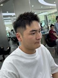-MOVAN  HAIR莫凡匠人发型屋