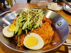 泡菜拌面-富乐满韩国正宗炸鸡韩国料理(虹泉路店)