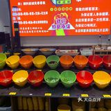 番茄锅味道很浓郁，辣锅越煮越辣