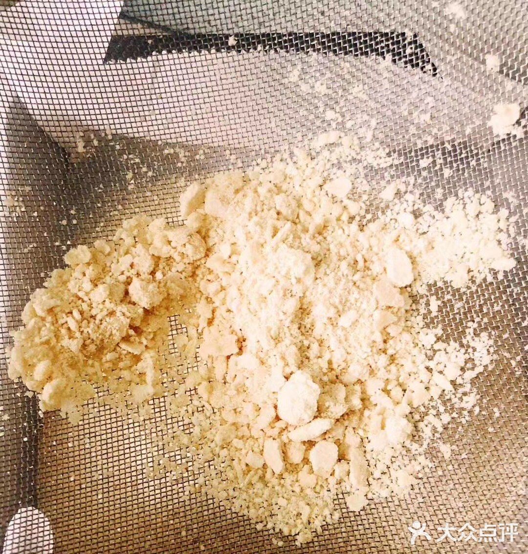 童年的芬芳[糖果]槐花香[调皮]一年只有这几天[双手合十]珍惜好时光