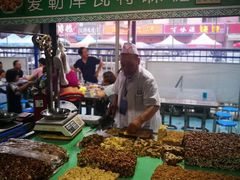 -团结广场夜市