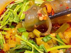 杂酱苕皮粉-郎吞虎咽酸辣粉(第一桥店)