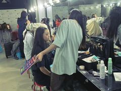 -粤港芭莎美容美发化妆学校