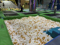 -反弹蹦床公园·亲子乐园·团建·派对(尚品奥莱店)