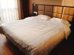 -铂逸梦秦酒店(横店梦幻谷店)