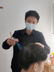 -心迪染发专门店