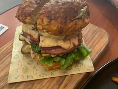 双蛋指椒牛肉汉堡-魏斯理汉堡(西安沣东吾悦店)