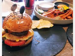 -HIGH FIVE哈福手工汉堡(桂林路店)