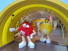 -m豆巧克力世界(上海世茂广场店)