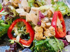 咖喱鸡肉西兰花沙拉-HELLO 27 意面·沙拉·帕尼尼