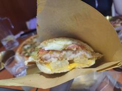 菠萝大虾小飞碟-魏斯理汉堡(西安沣东吾悦店)