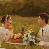 夕阳下的婚纱照