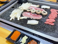 -小黑猪石板烤肉(皇冠花园店)