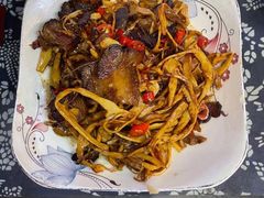 -临江餐馆二楼美食部落