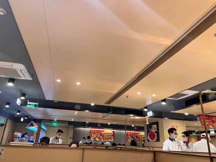 海底捞火锅(弘阳广场店)-"愉快的周六,约了一周的海底捞,终于实现啦.