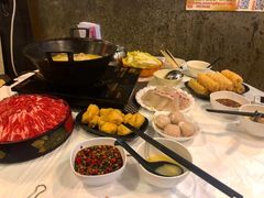-鲜入围煮花胶鸡海鲜火锅
