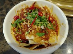 -沪小二炭火蛙锅(淮海中路美食不夜城店)
