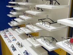 -诺柯视眼镜-蔡司依视路官方工厂店(淞南一店)