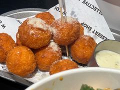 -W COLLECTIVE  DESSERT SHOP