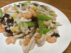 -方国老头包子·39年威海本地老字号•小船海鲜疙瘩汤