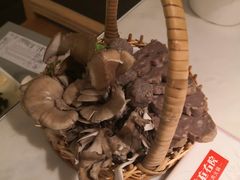 -左庭右院鲜牛肉火锅(浦江欢乐颂店)