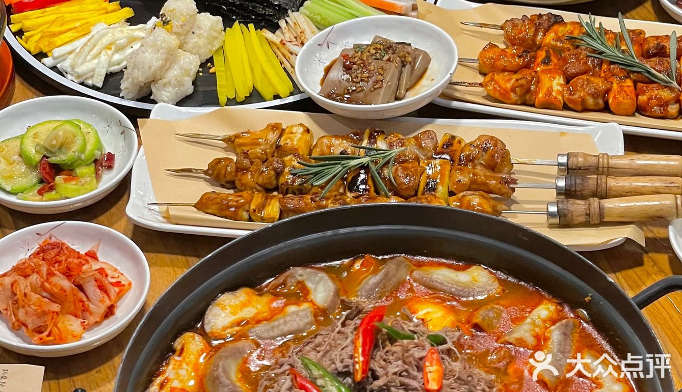 青岛最美韩料店 星空顶棚庭院风 太浪漫了吧