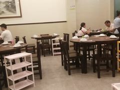 大堂-正能量脆肉鲩火锅