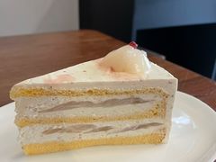 玫瑰荔枝奶油蛋糕-black rainbow coffee