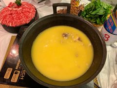 -鲜入围煮花胶鸡海鲜火锅