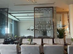 -成都中升之星奔驰4S店