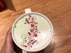 樱绽草莓茶拿铁-星巴克臻选(深圳万象天地旗舰店)