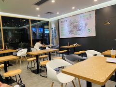 大堂-龙治汉堡(中华城店)