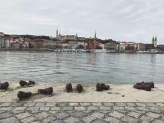 -多瑙河畔鞋履雕塑